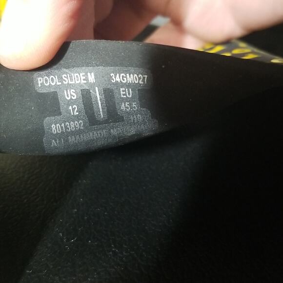 NWOT Goats Yellow and Black Pool Slide Sandals - Picture 3 of 4